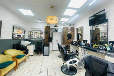 Cricklewood Lane, London, NW2 1HD photo 3