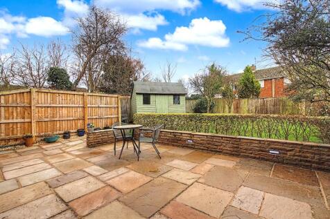 Pippin House - Patio Area