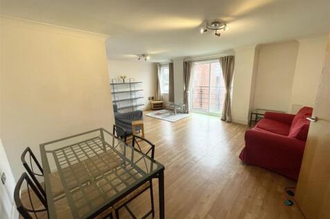1-bed flat on Qube, 14 Scotland Street, Birmingham, £900/mo