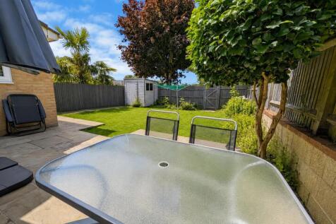 32 Streatfield Road - Garden 2.jpg