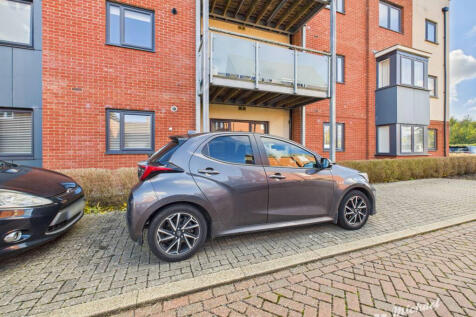 CAM03852G0-PR0465-STILL009-thumbnail-h750-70