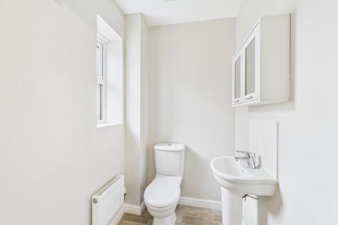 Barkston Heath, Kingsway, Quedgeley, GL2  photo 4