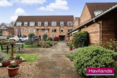 43 Homewillow Close N21 2HJ-2.jpg