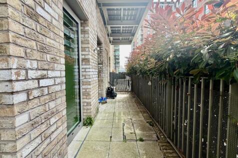 Ironworks Way, E13, 2 bedroom Flat for Sale By Bar