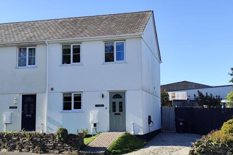 St Columb, TR9 - property photo