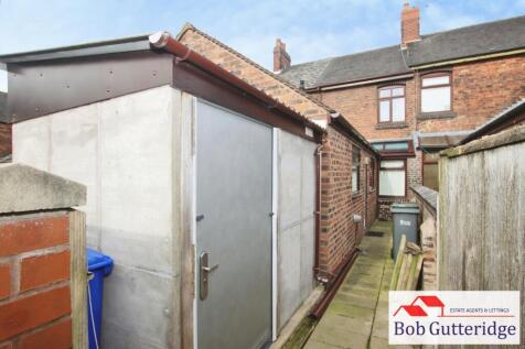 ENCLOSED REAR YARD