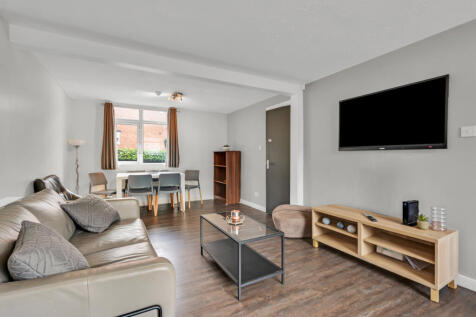 6-bed house on ESTCOURT TERRACE, Leeds, £3,250/mo