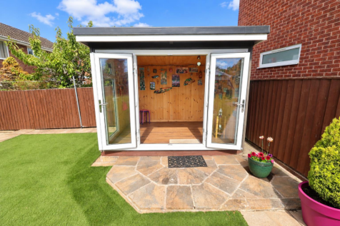 SUMMER HOUSE