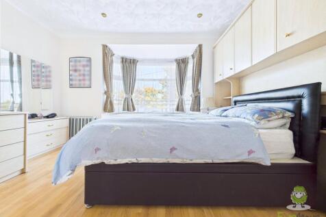 CAM01543G0-PR0159-STILL049