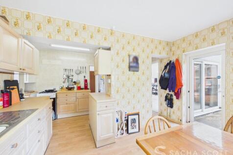 Kitchen / Breakfast Room