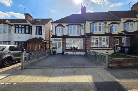 3 bed end terrace house for sale Uplands Road, Ea