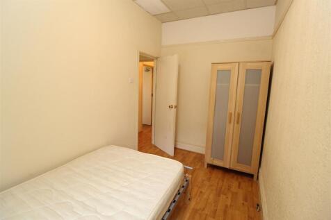 Flat 2 25 NR bedroom.jpg