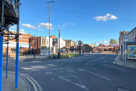Retail Property (high street) to rent Image 10