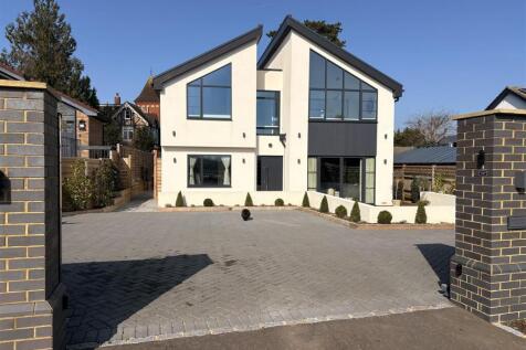 Front of house 3.jpg