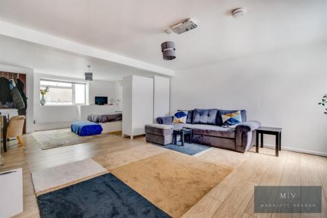 Blackhorse Lane 45 MV-12.jpg