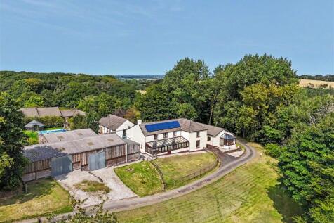 Stapledon House &amp; Cottages