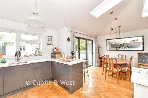 Internal Feature Kitchen/Dining Area