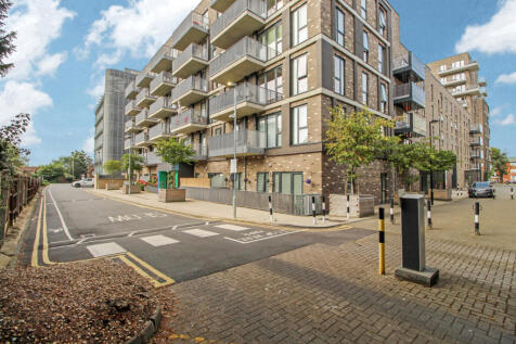 Two Double Bedroom 3rd Floor Flat To Rent