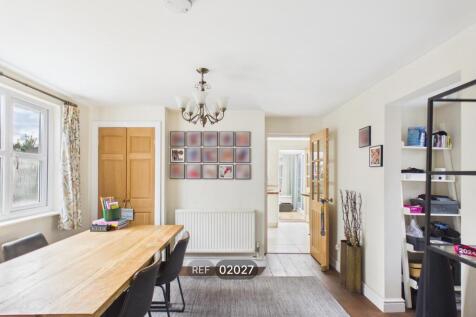 Carters Cottage, The Path, Great Bentley, Colchester, CO7 8PN photo 4