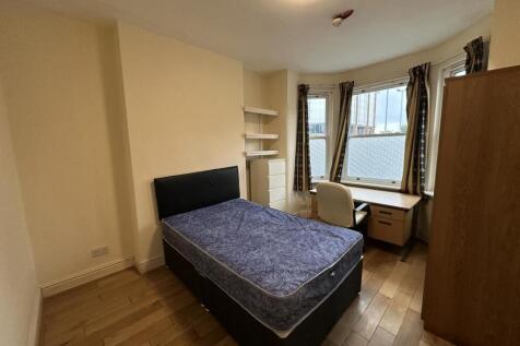 5 Double Bed - 3 Bath - Student House photo 5