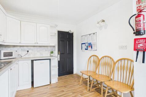 Freshfield Close - UBR photo 4
