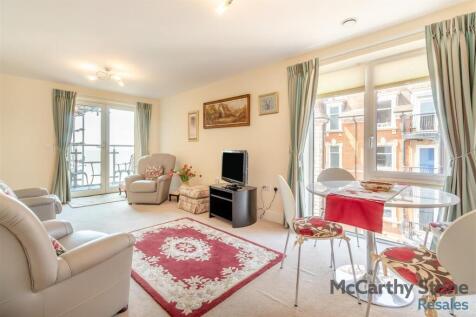 8698315-interior12.jpg