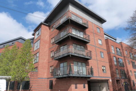 2-bed flat on City Centre, £1,100/mo