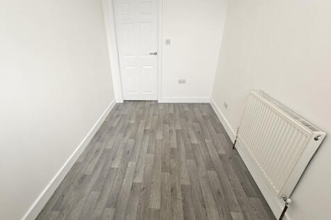 Corby Street, Birkby, HD2 photo 4