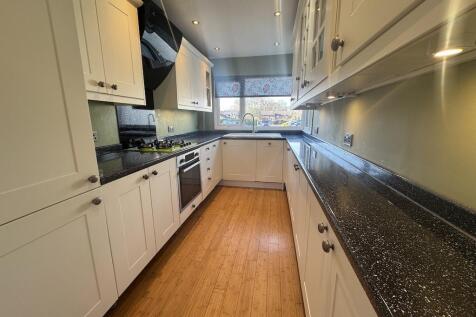 6 - Kitchen worktop.jpg