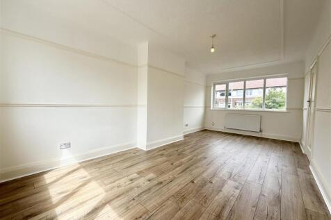 Western Avenue, Bromborough photo 5