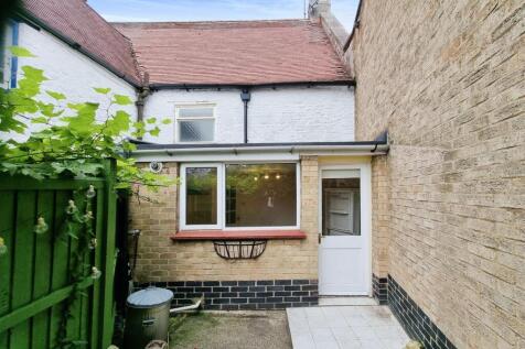 Wood Street, Higham Ferrers-www.primechoicepropert