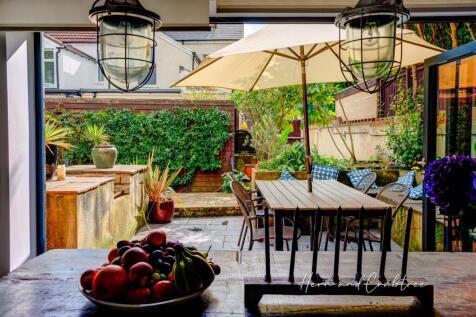 Wyndham Road, Pontcanna, HernCrabtree (9).jpg