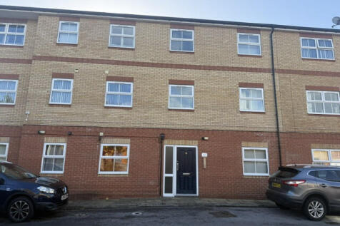 2-bed flat on 11 Rose Mews, Hull, Hull, North Humberside, HU2, £675/mo