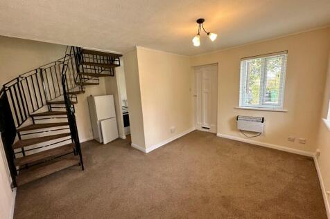 Raphael Close, Basingstoke, Hampshire, RG21 photo 3