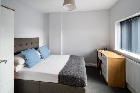 Room 3 @ £700pcm