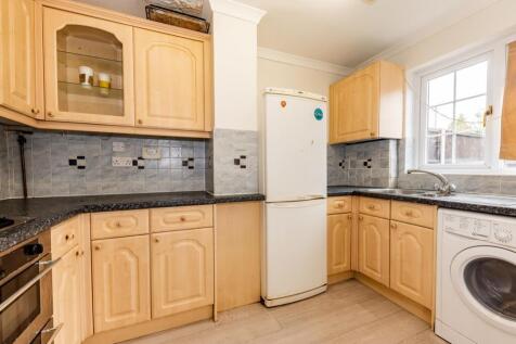 Sheridan Road, Frimley, Camberley, Surrey, GU16 photo 4