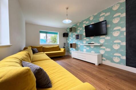 Call 02920 668585 to secure your viewing _104