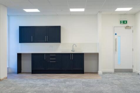 Woodside 10 INT  July 2423.jpg