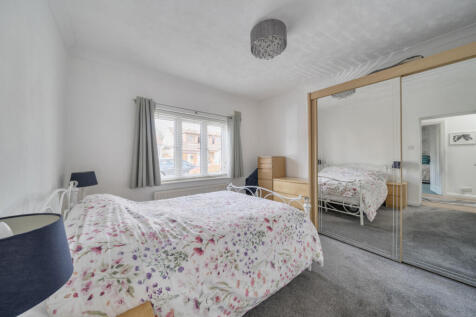 1359724-4-68da992...