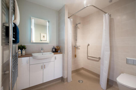 Harvard Place, Stratford-upon-Avon - Shower Room
