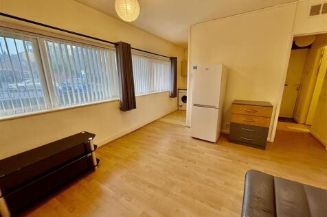 Moorside Court, Newcastle Upon Tyne photo 3