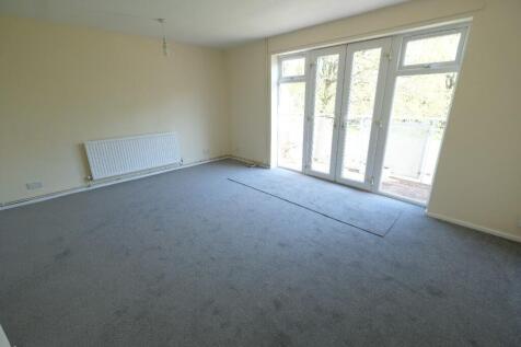 SITTING/DINING ROOM