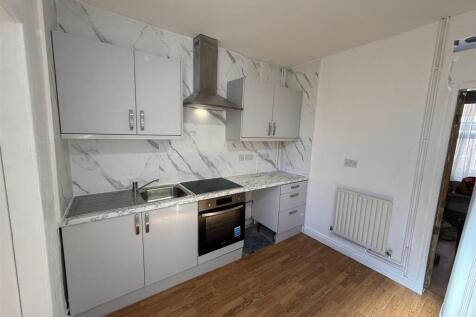 Kitchen 1 (1).jpeg