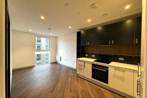 Living Rm pic 2.jpg