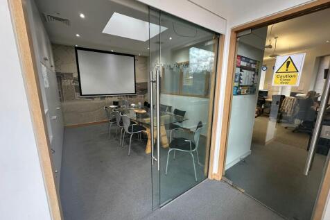 22 Govan Rd  - 006.jpg