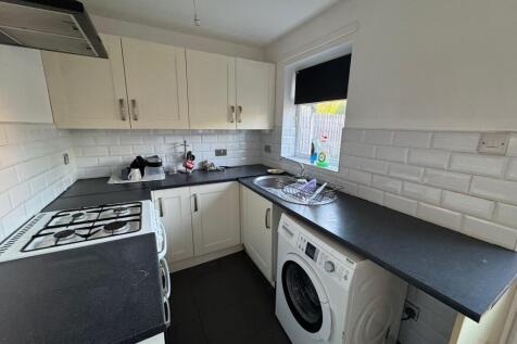 Earls Court, Burton Upon Trent, Staffordshire photo 5