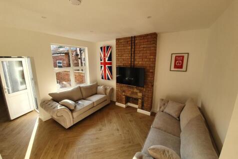 6-bed house on Oxford Street, Loughborough, £4,160/mo