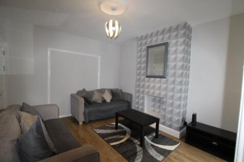 4 BEDROOM STUDENT HOUSE AVAILABLE AUGUST 2026