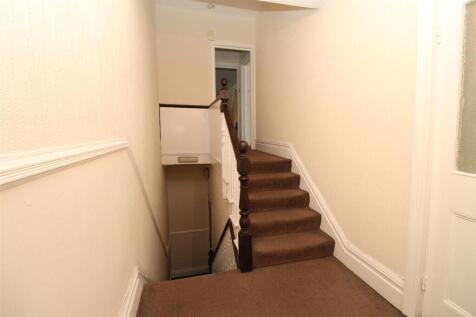 F4 25 NR Inner hallway.jpg