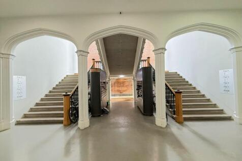 Shaw Street, The Collegiate, L6 photo 4